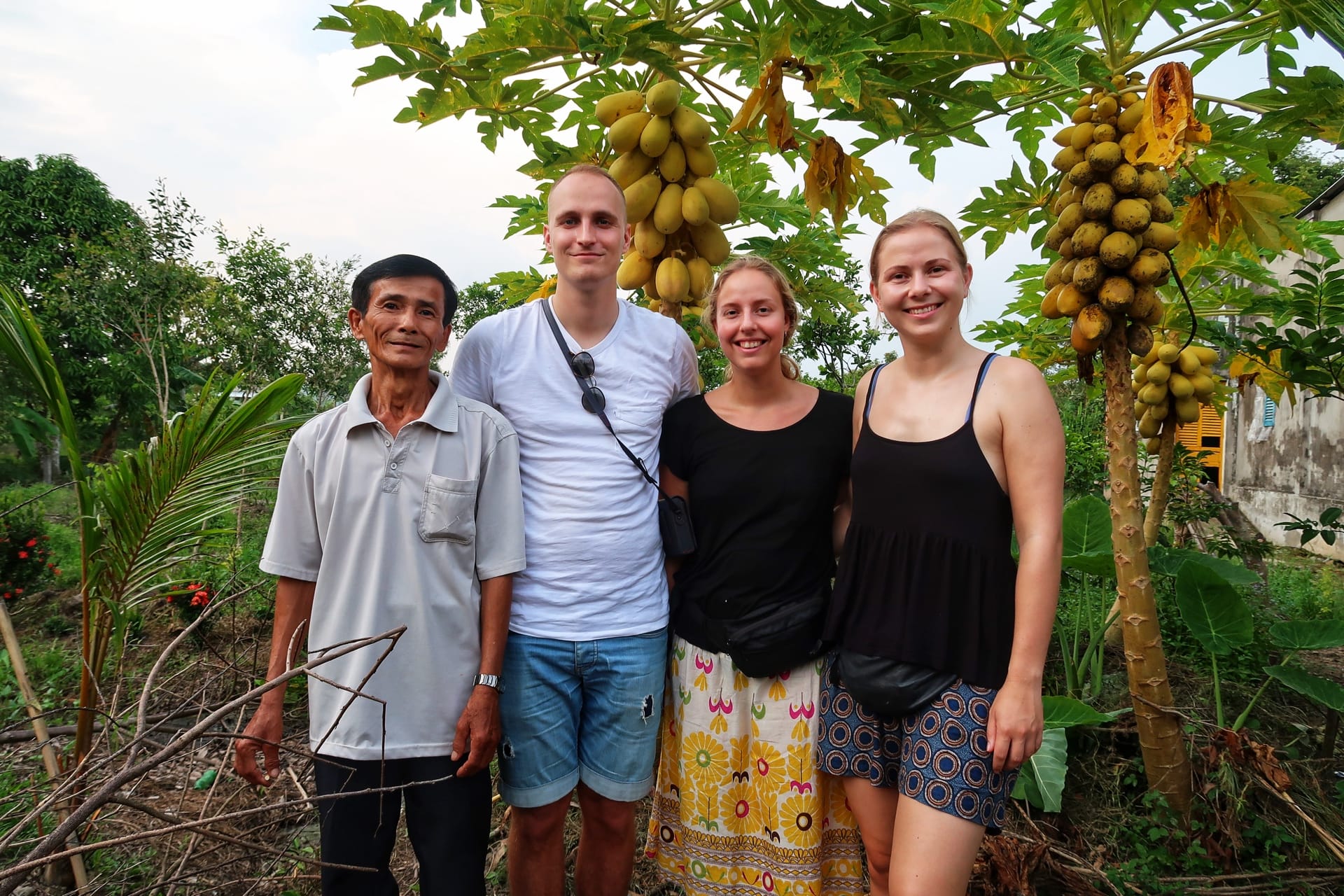 Maria, Anders, Sabine og lokal mand