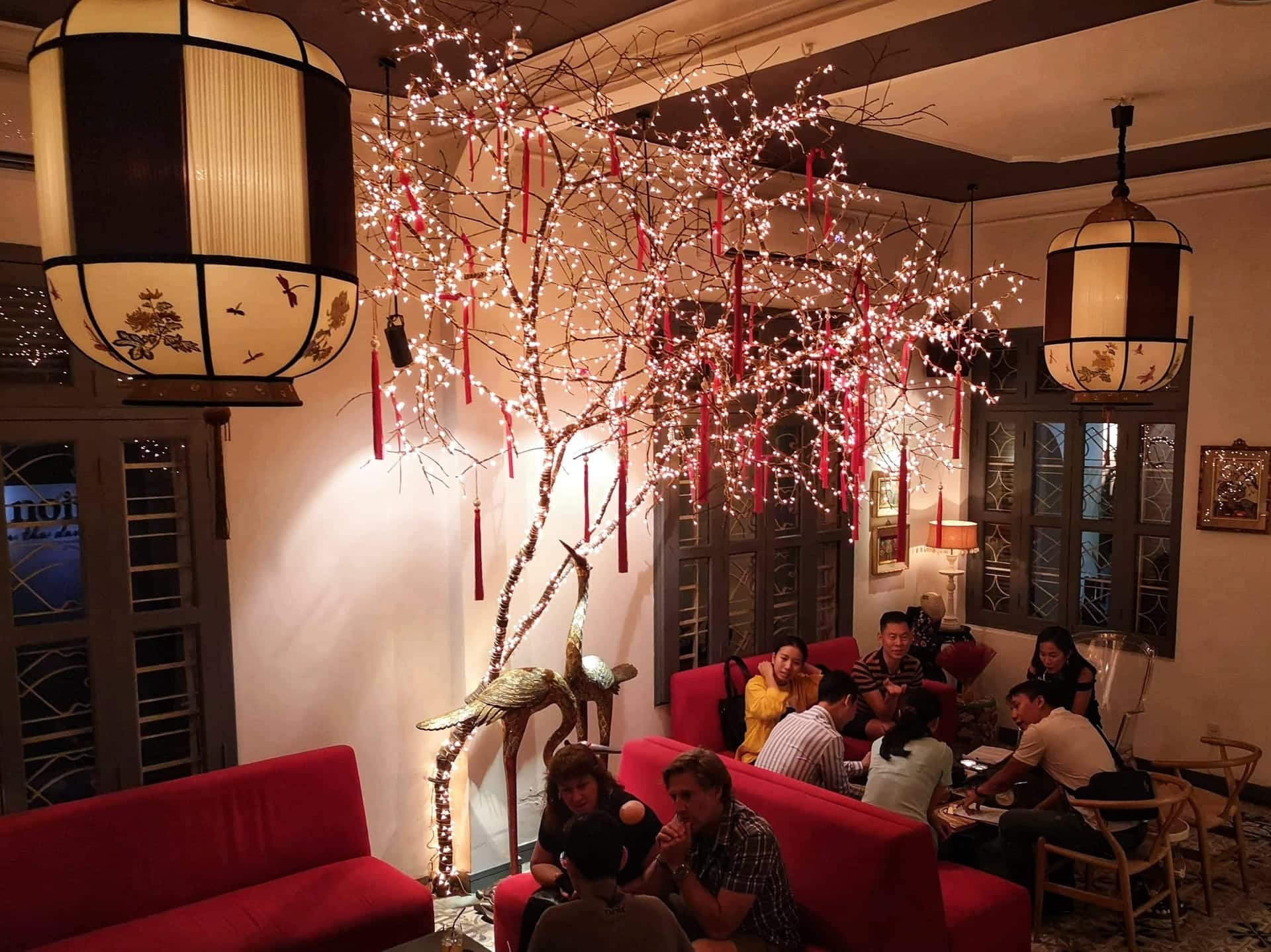 Lounge på noir restaurant dining in the dark