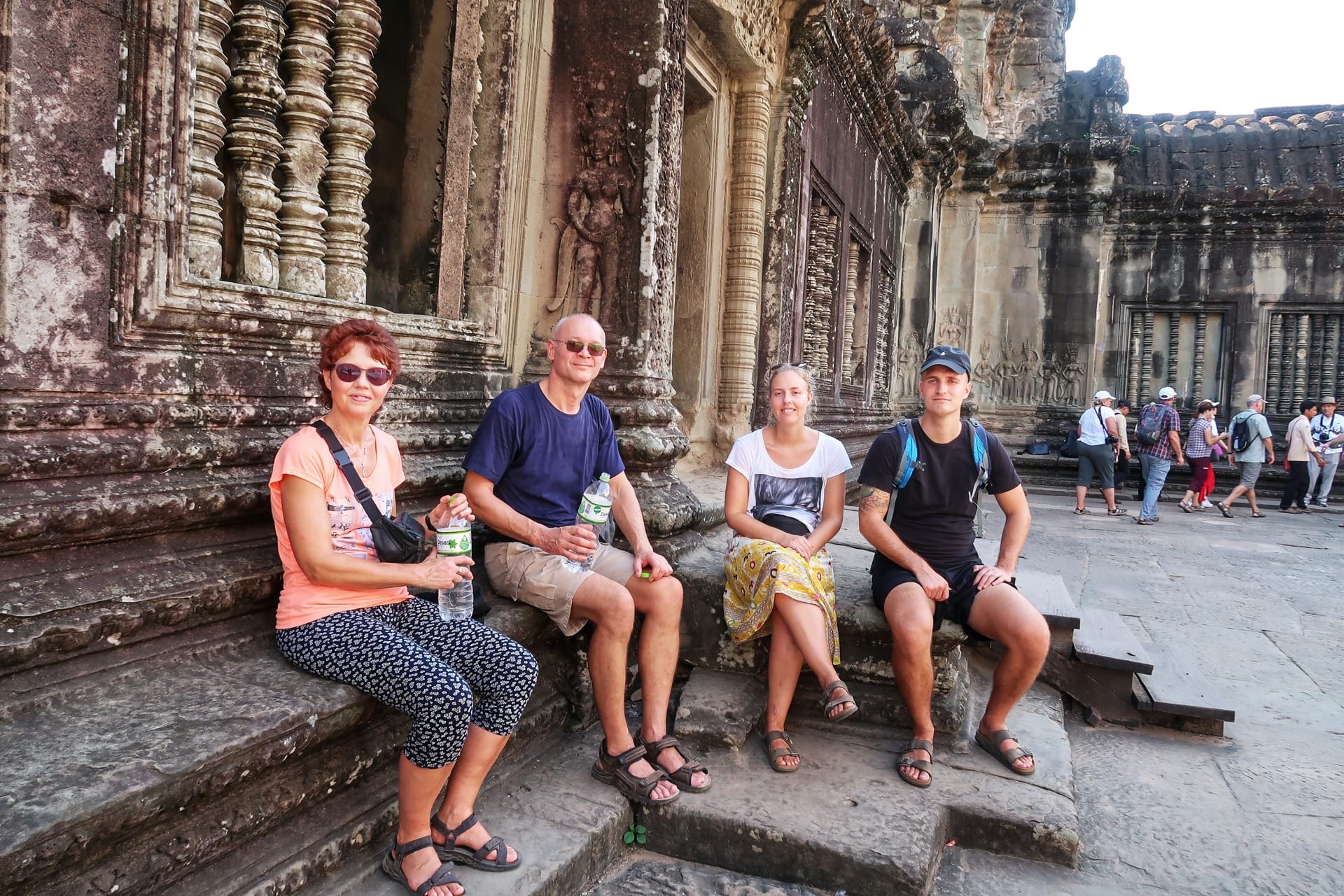 VI holder pause inden i Angkor Wat